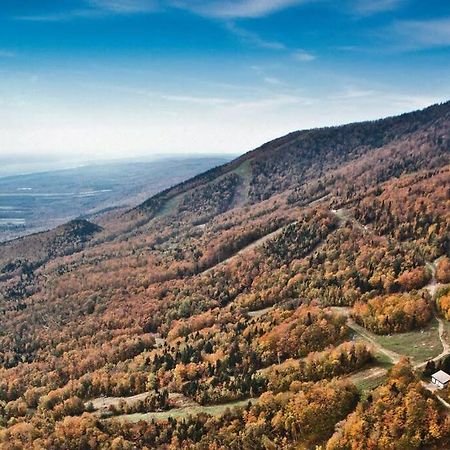 Initial - Sommet - Mont-Sainte-Anne Βίλα Beaupré Εξωτερικό φωτογραφία