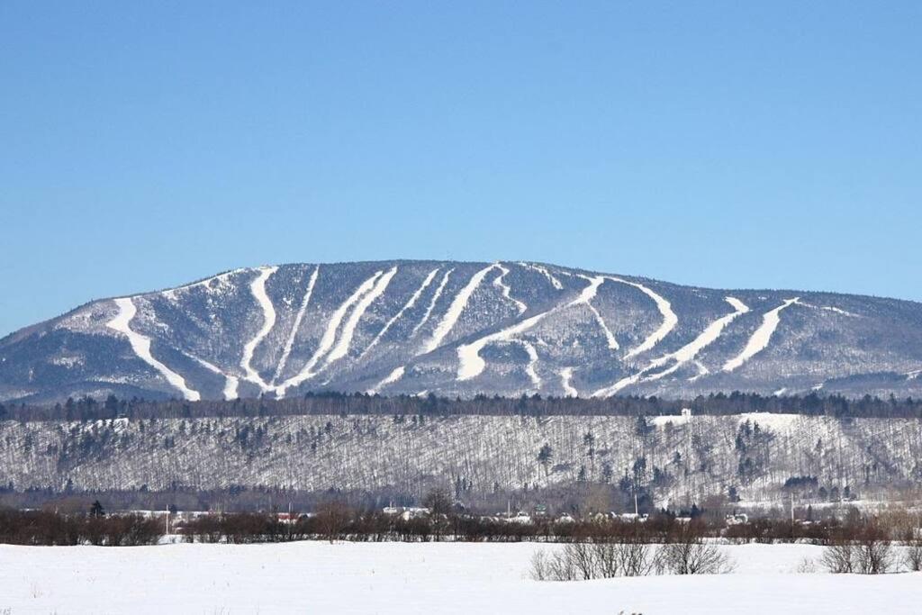 Initial - Sommet - Mont-Sainte-Anne Βίλα Beaupré Εξωτερικό φωτογραφία